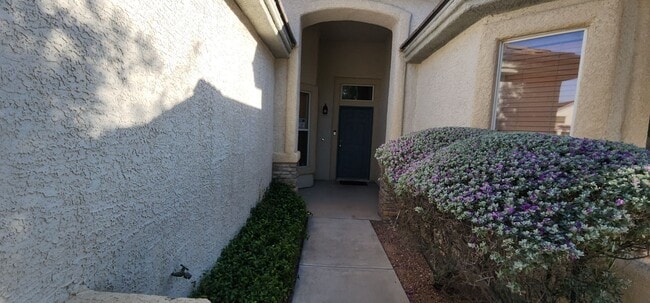 Building Photo - Charming Single-Story Pulte Home in a corn...