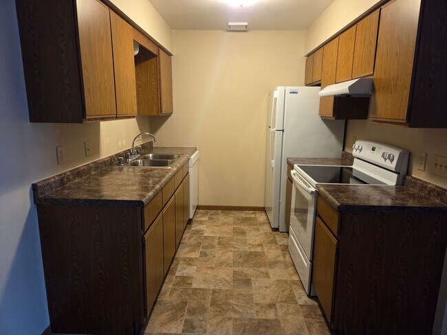 Building Photo - 1925 Sylvan Way