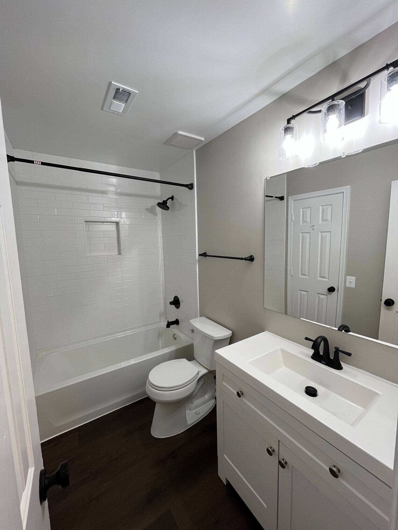 Building Photo - 6527 Old Carriage Ln