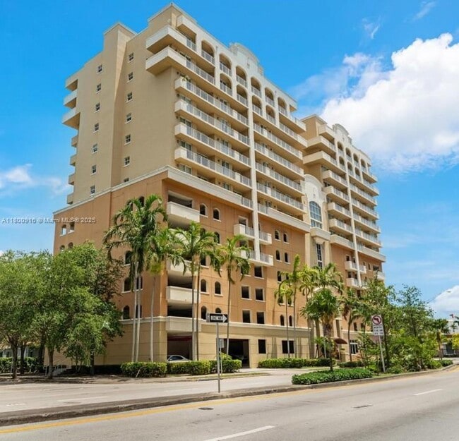 Building Photo - 2425 SW 27th Ave