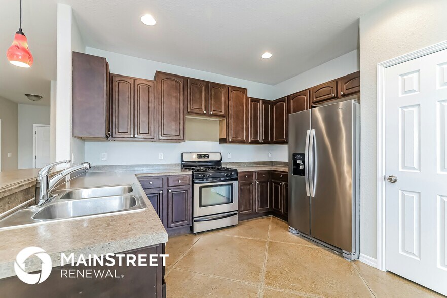 Building Photo - 4732 Summerfield Cir