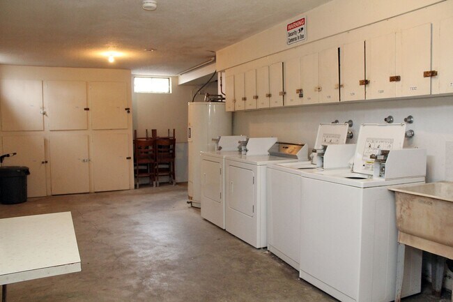 Building Photo - 7312-7334 N Lancaster Ave