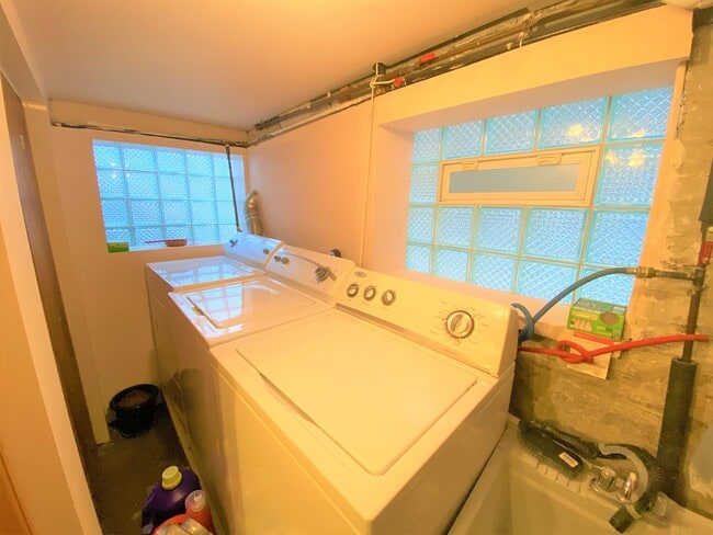 Building Photo - 5731 S Campbell Ave