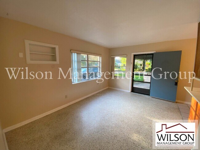 Building Photo - 1311 Oregon St