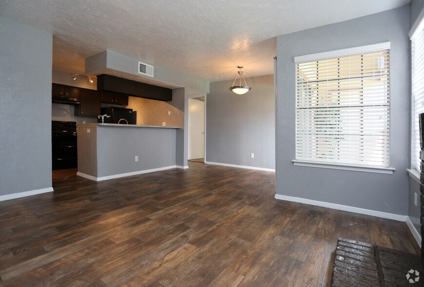 Pleasant Creek 1255 W Pleasant Run Rd Lancaster TX 75146 Apartment