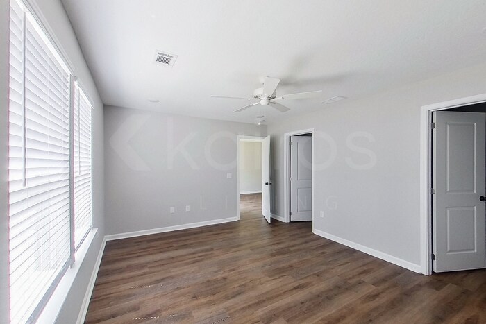 Building Photo - 10 Camper Cir