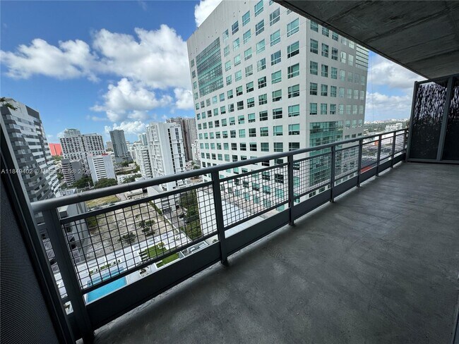 Building Photo - 690 SW 1st Ct