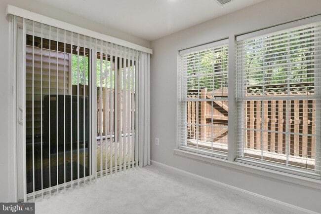 Building Photo - 4037 Fairfax Center Hunt Trail