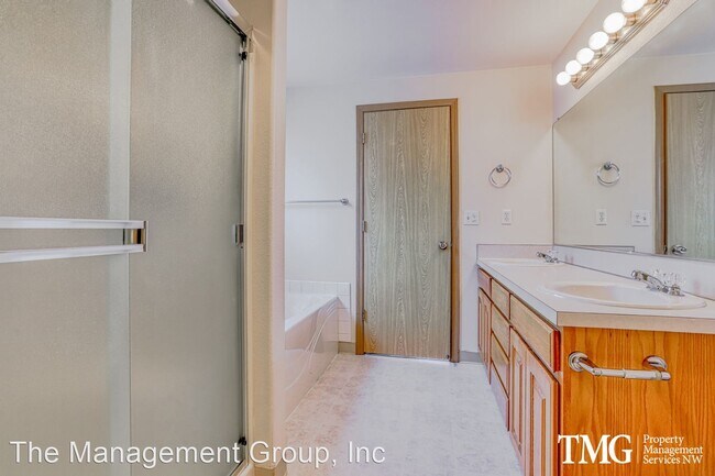 Building Photo - 5 br, 2.5 bath House - 8619 NE 90th Ave