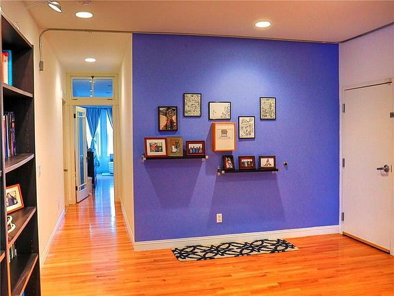 Building Photo - "Spacious 3-Bed Oasis with Granite Eleganc...