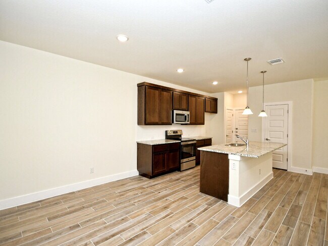 Building Photo - "Charming 3-Bed Condo Retreat with 2 Full Baths – 1475 Sq Ft of Comfort in Georgetown, TX!"