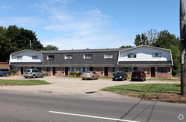 Green Acres Townhomes - Green Acres Town Houses