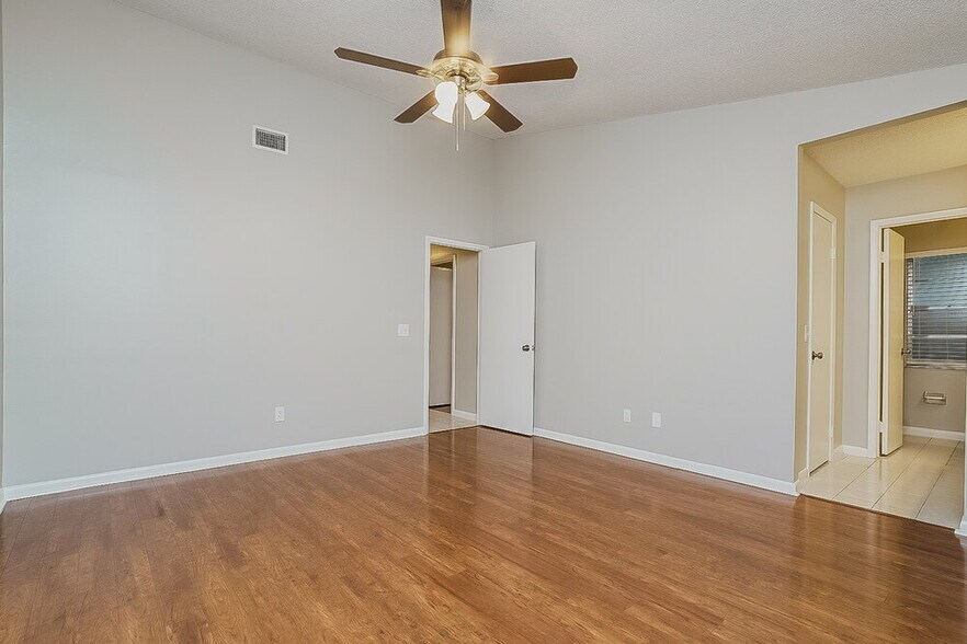 Building Photo - 24734 Silversmith Dr