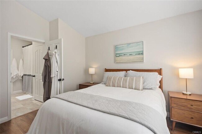 Building Photo - 3 bedroom in Gated Victoria Community!