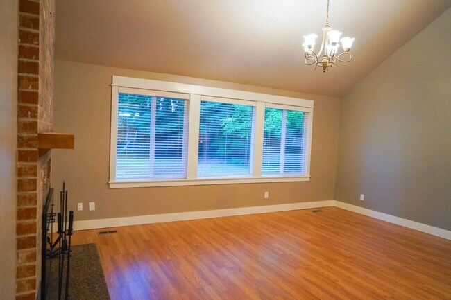 Building Photo - Beautiful 3 Bedroom Home in Wilsonville
