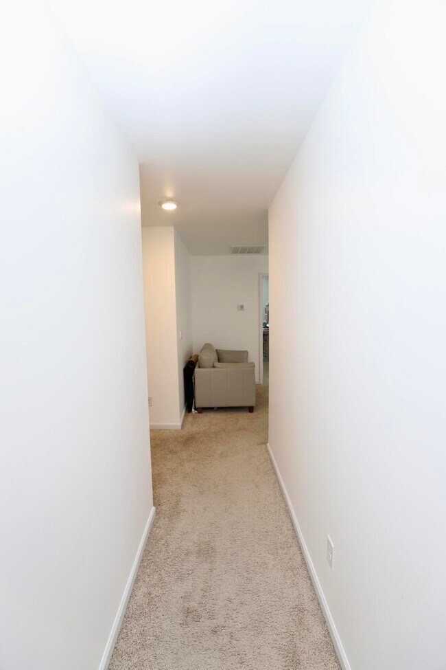 Building Photo - 2037 Elmridge Rd