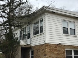 Building Photo - 411 Eugenia Ave