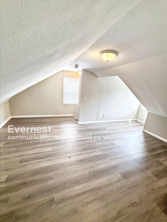 Building Photo - 1131 N Florissant Rd