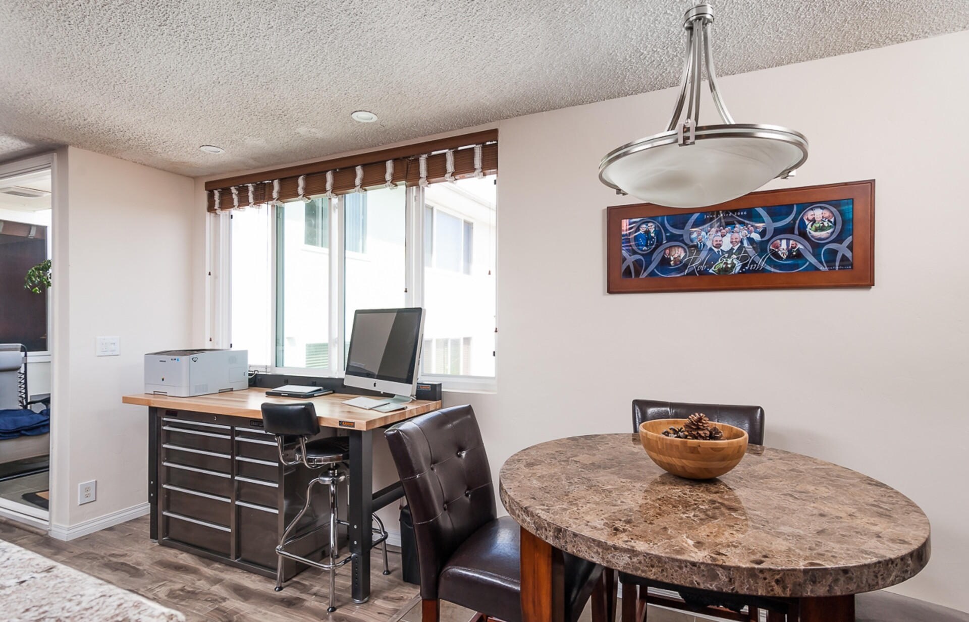 Building Photo - 1907 Robinson Ave