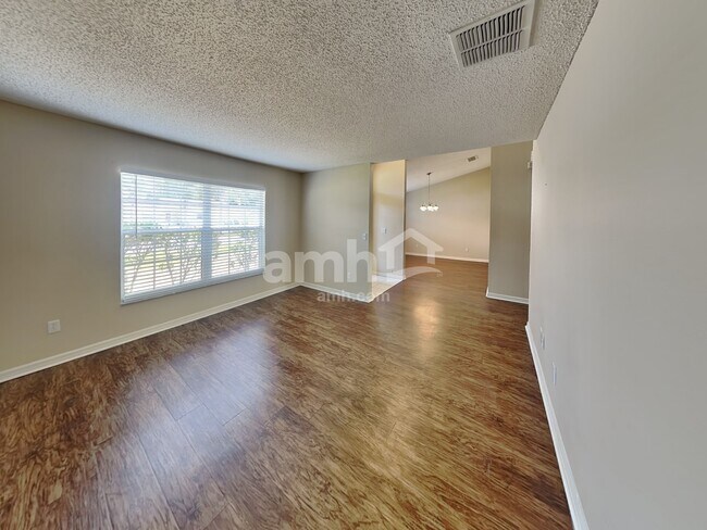 Building Photo - 315 Colony Court