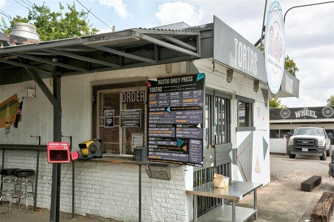 Building Photo - 2235 E 6th St