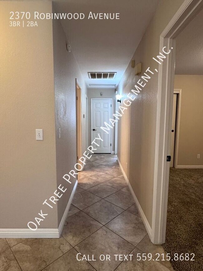 Building Photo - 2370 Robinwood Ave