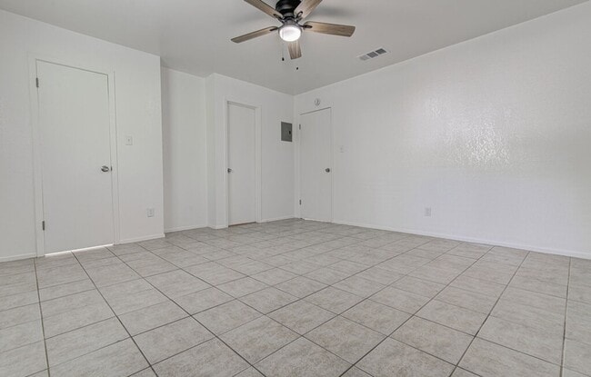Building Photo - 805 Sirocco Dr