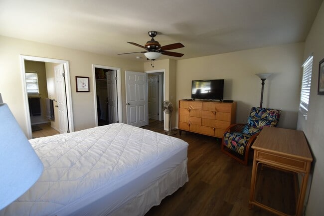 Building Photo - Palisades 4 Bedroom 3 Bath Home