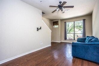 Building Photo - 906 E Glenn Crossett St