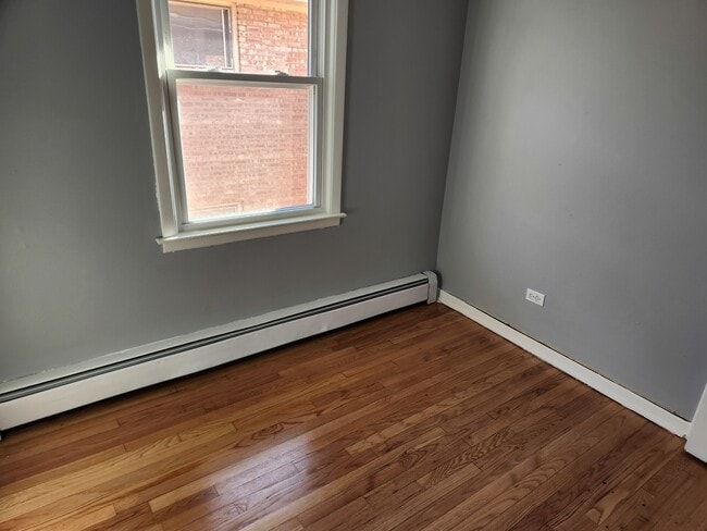 Building Photo - 1018 S 11th Ave