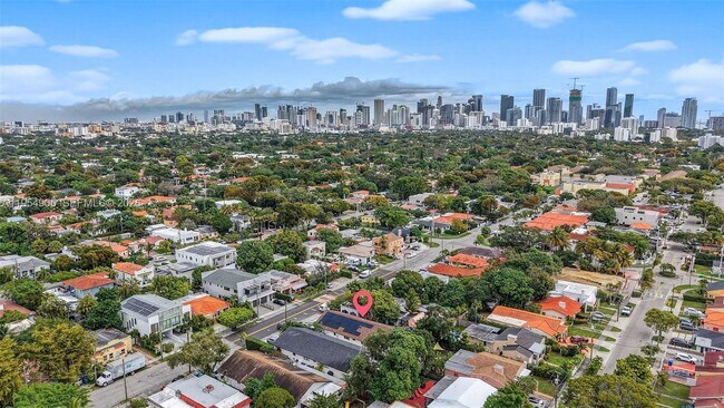 Building Photo - 1632 SW 19th Ter