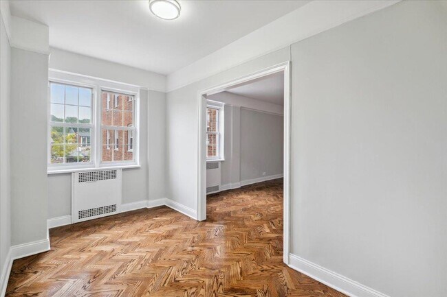 Building Photo - 45 Popham Rd