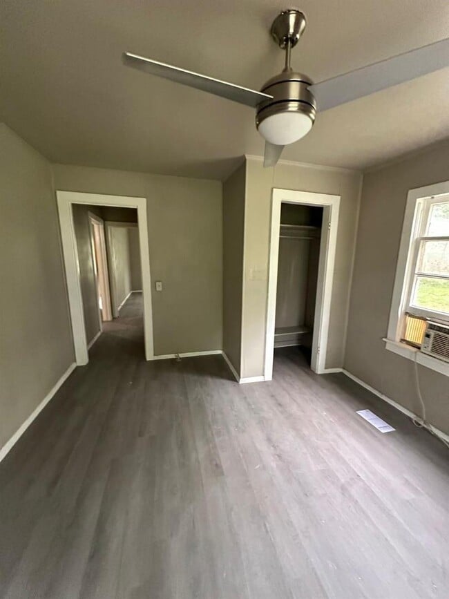 Building Photo - 106 Circle Dr