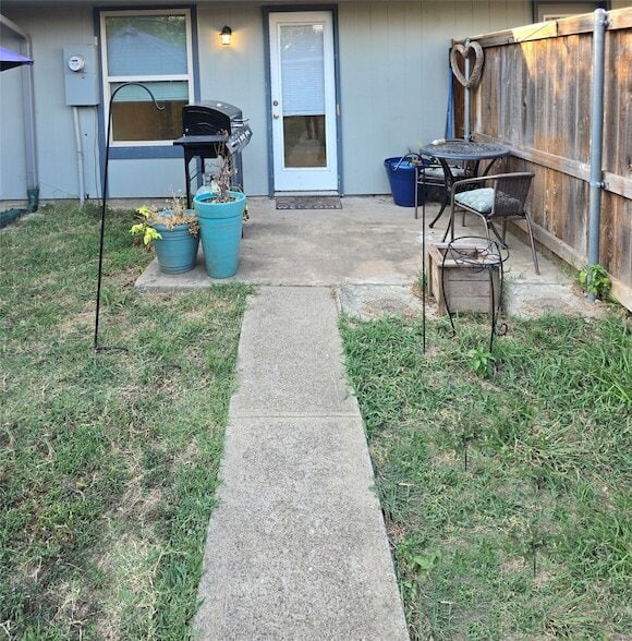 Building Photo - 13606 Flagstone Ln