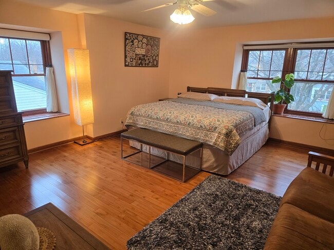 Building Photo - 437 S Craig Pl