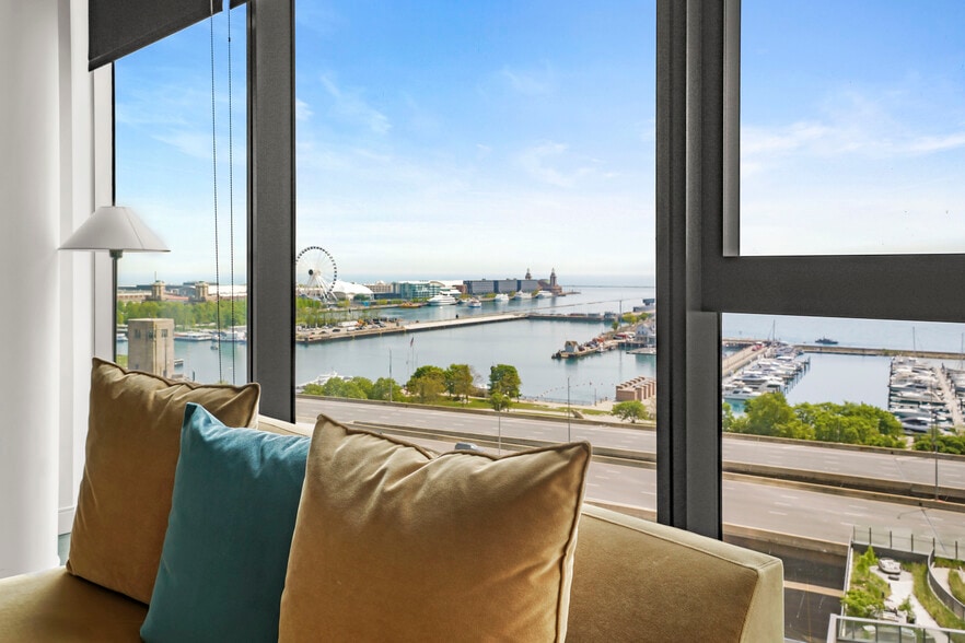 Building Photo - 461 E Waterside Dr