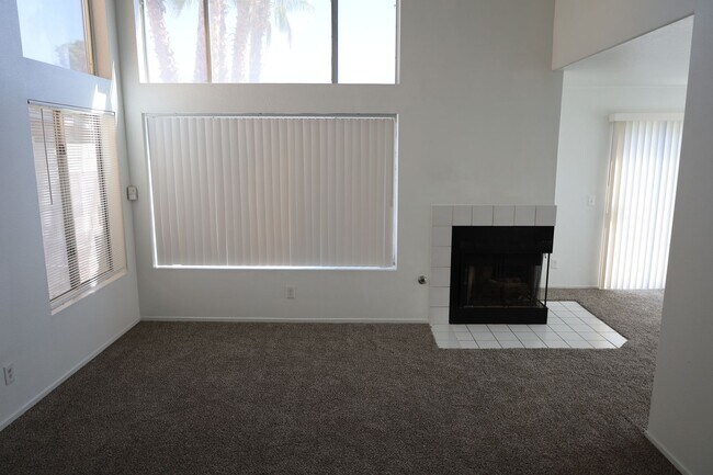 Building Photo - Lovely Two-Story home with Pool on Eastside!