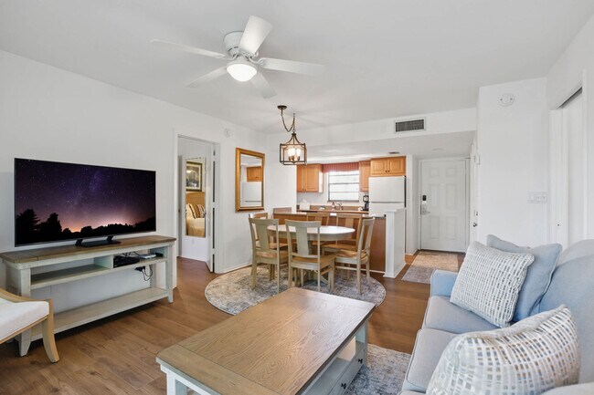 Building Photo - 600 Neapolitan Way