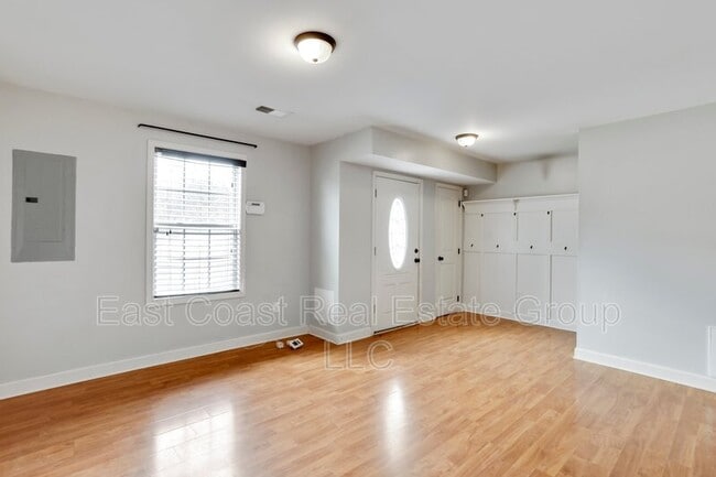 Building Photo - 38 Envy Ct