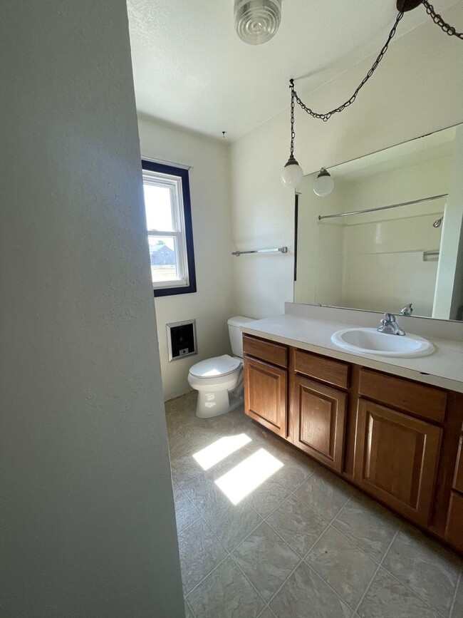Building Photo - Single Family Heights Rental