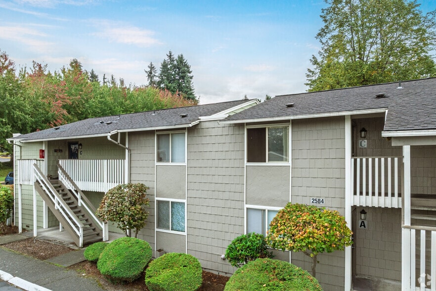 Building Photo - Meridian West Apartments