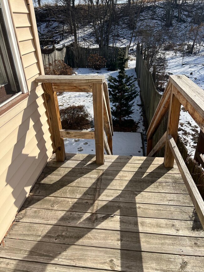 Building Photo - 161 N Gates Ave