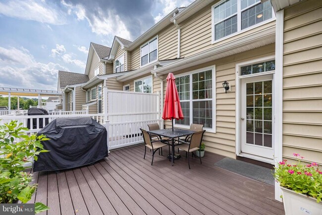 Building Photo - 126 Iron Hill Way