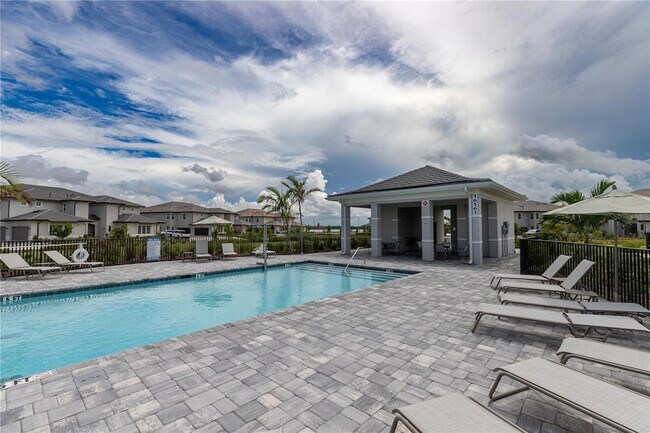 Building Photo - 16572 Kingwood Ln