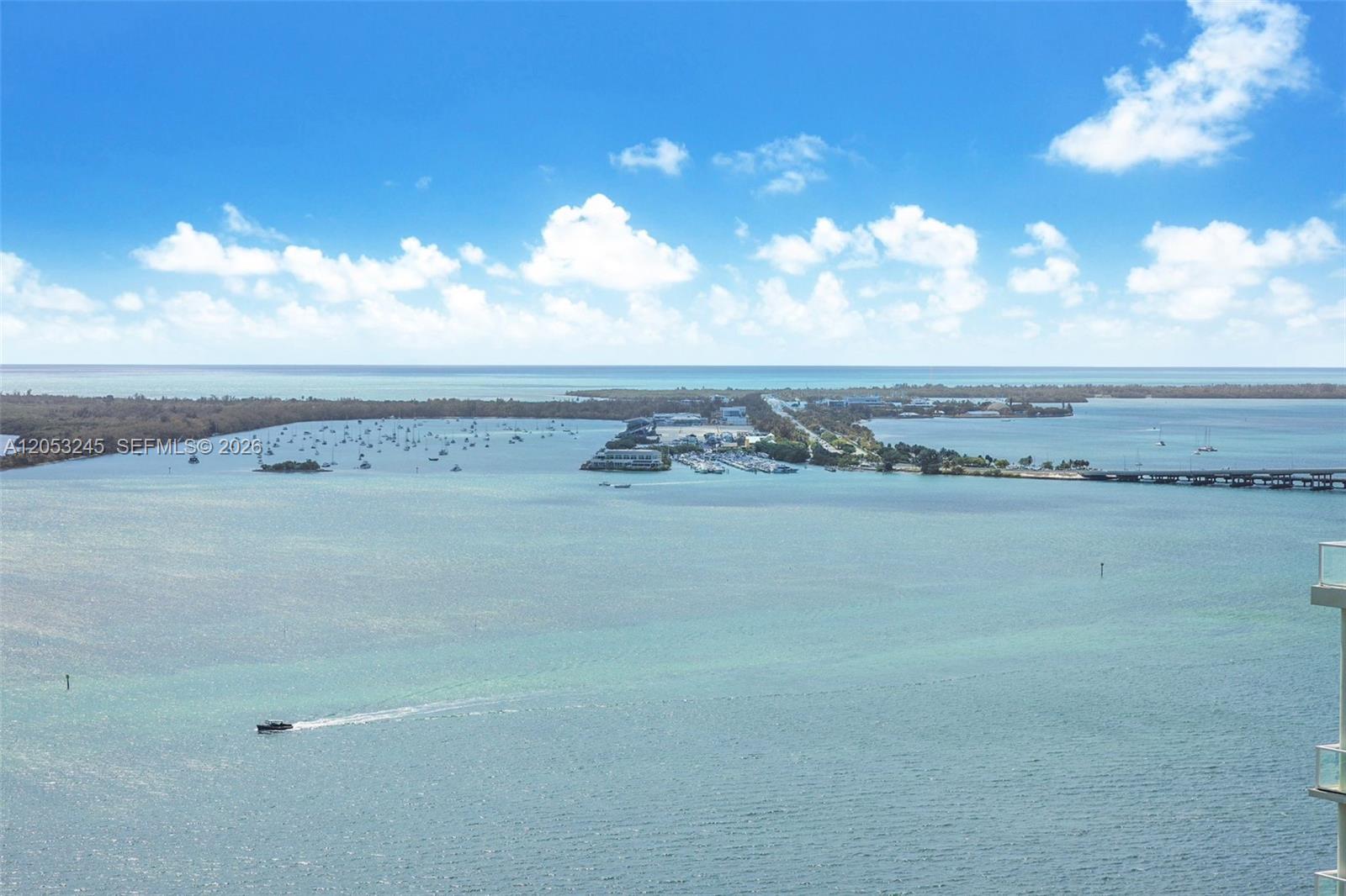 Building Photo - 1300 brickell bay Dr