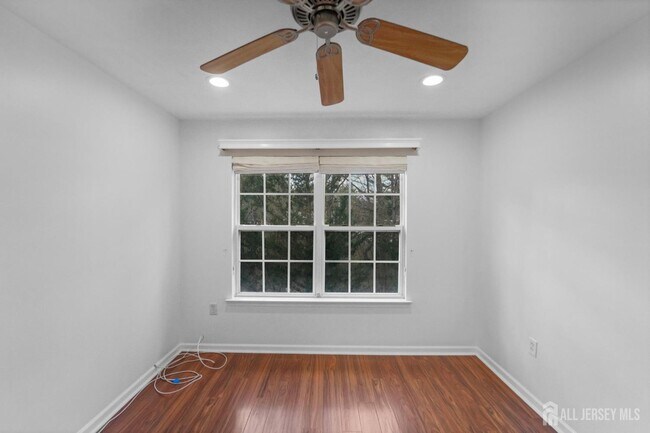 Building Photo - 13 Jill Ct