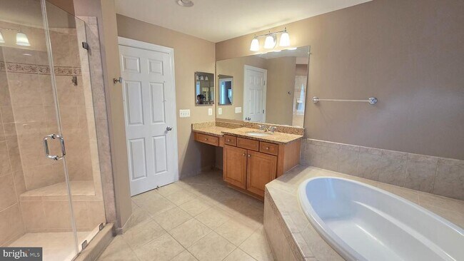 Building Photo - 3547 Goddard Way