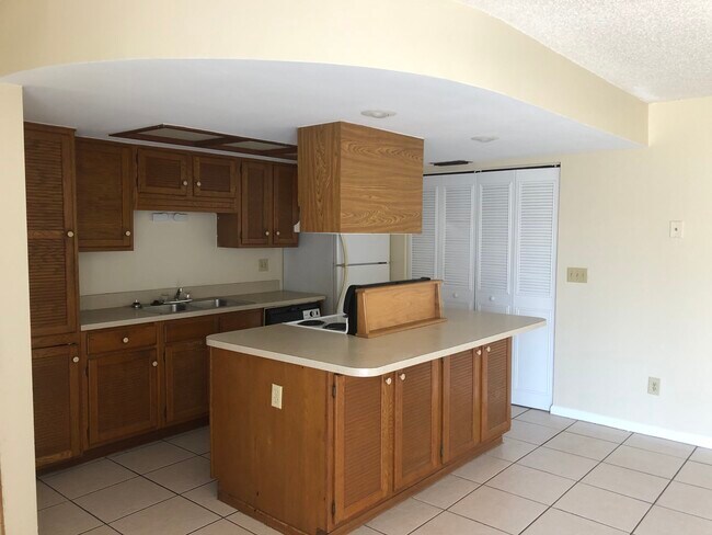 Building Photo - 1340 Carlton Ct