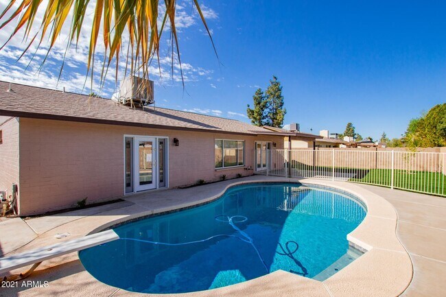 Building Photo - 5138 W Desert Cove Ave