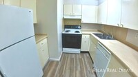 Building Photo - Creekside Apartment New Lower Price!